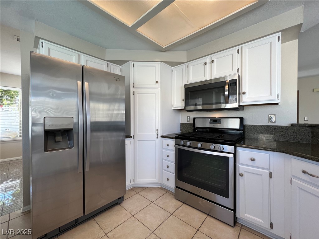 2436 Palm Shore Court Las Vegas, NV 89128 - Photo 7 of 50