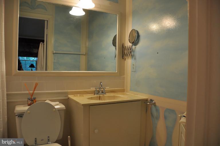 5708 Kirkham Court Springfield, VA 22151 - Photo 15 of 28 Master Bath
