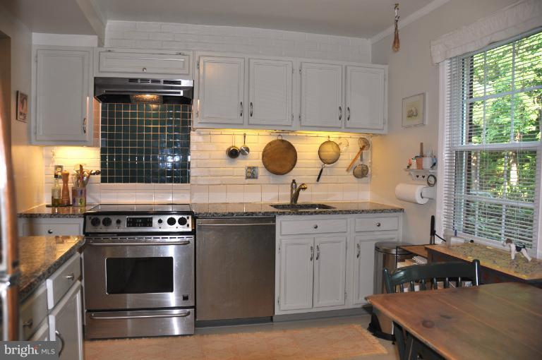 5708 Kirkham Court Springfield, VA 22151 - Photo 6 of 28 Eat-in Kitchen with Stainless Steel Appliances