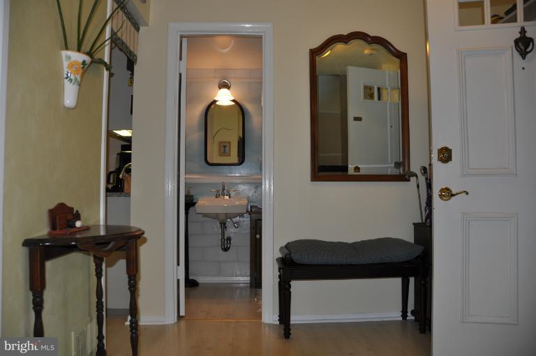5708 Kirkham Court Springfield, VA 22151 - Photo 9 of 28 Entry Hall