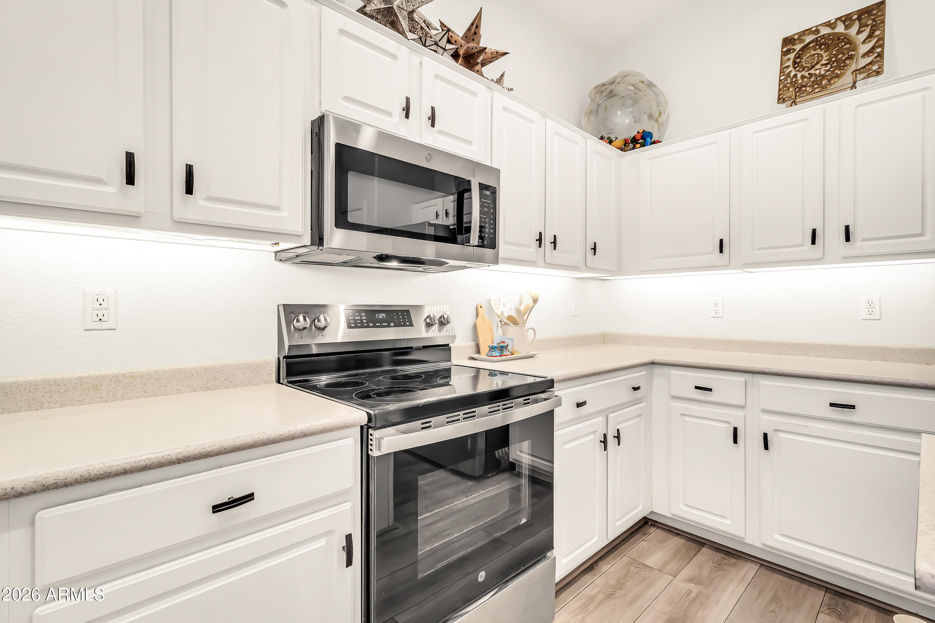4684 East Walnut Road Gilbert, AZ 85298 - Photo 6 of 58 4684 E Walnut Rd-17