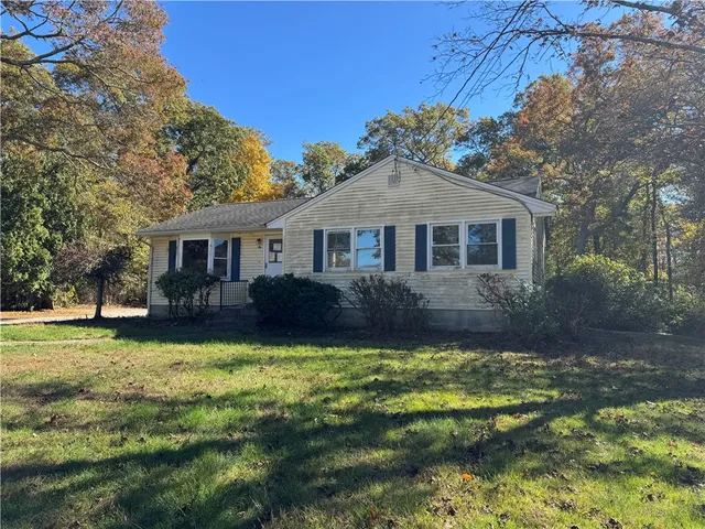 $289,000 | 126 Alton Bradford Road, Hopkinton, RI 02808