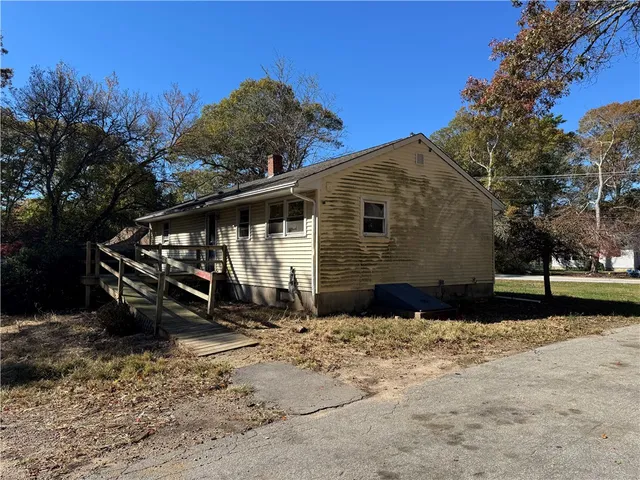 $289,000 | 126 Alton Bradford Road, Hopkinton, RI 02808