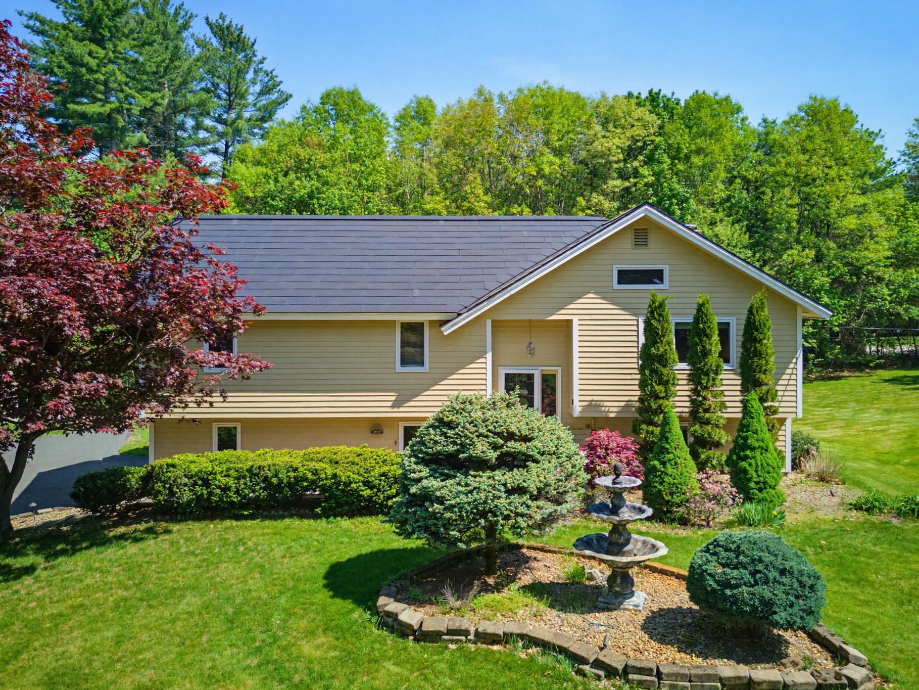 54 Schaefer Circle Hudson, NH 03051 - Photo 5 of 53 Gallery Image 5