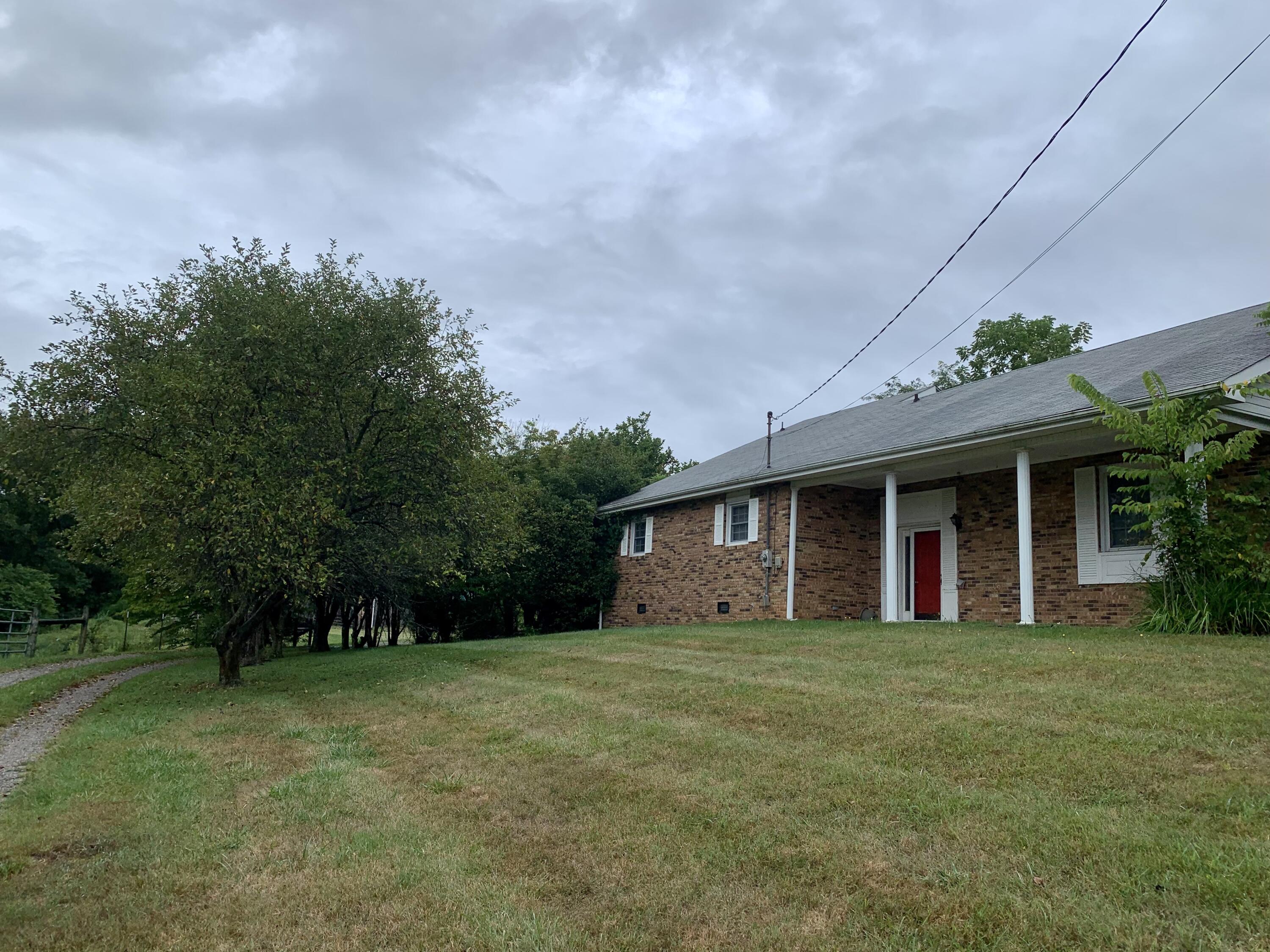 569 Riverside Road Bluff City, TN 37618 - Photo 3 of 38 IMG_7372
