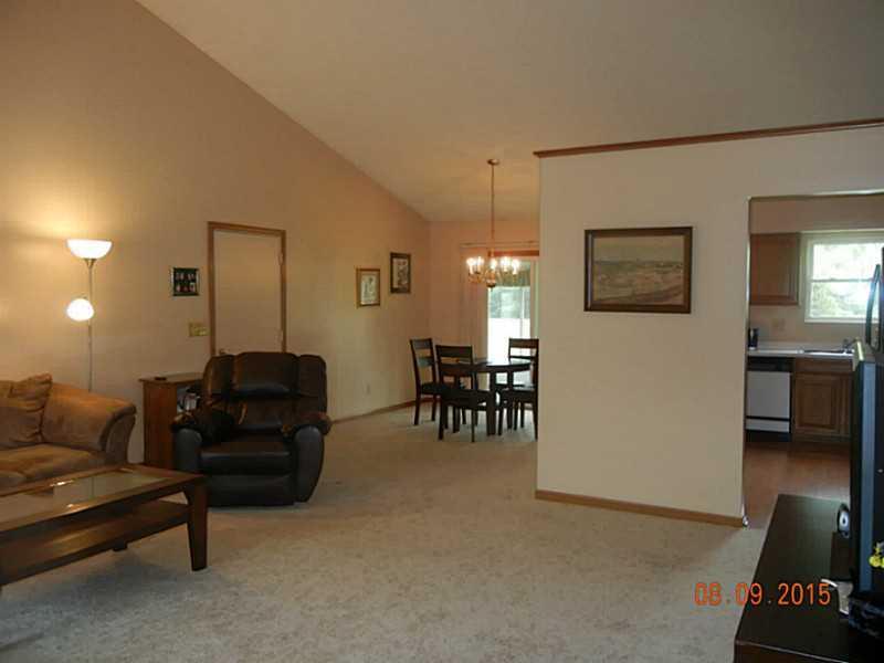 1267 Pheasant Springfield, OH 45503 - Photo 3 of 14