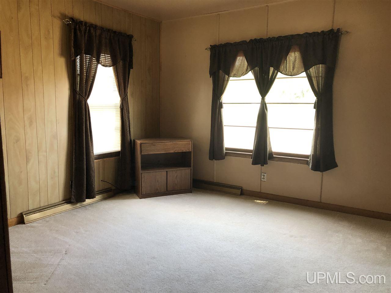 1009 North 3rd Street Escanaba, MI 49829 - Photo 3 of 21