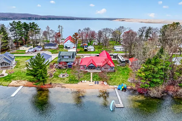 $1,350,000 | 8662 Edgewood Road, Mears, MI 49436