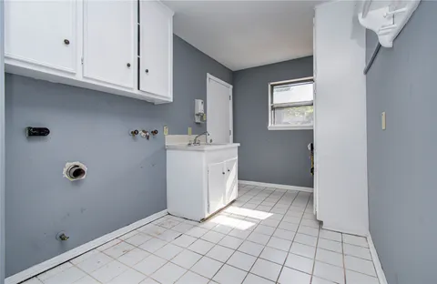 $229,500 | 1011 Manatee Lane, Houston, TX 77090