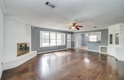 $229,500 | 1011 Manatee Lane, Houston, TX 77090