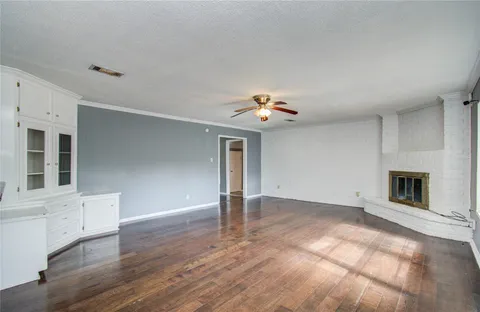 $229,500 | 1011 Manatee Lane, Houston, TX 77090