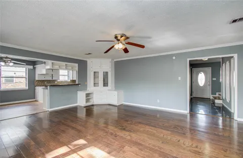 $229,500 | 1011 Manatee Lane, Houston, TX 77090