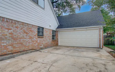 $229,500 | 1011 Manatee Lane, Houston, TX 77090