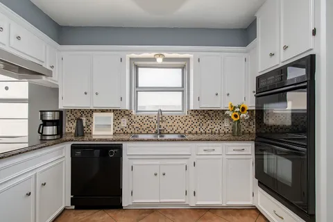 $229,500 | 1011 Manatee Lane, Houston, TX 77090