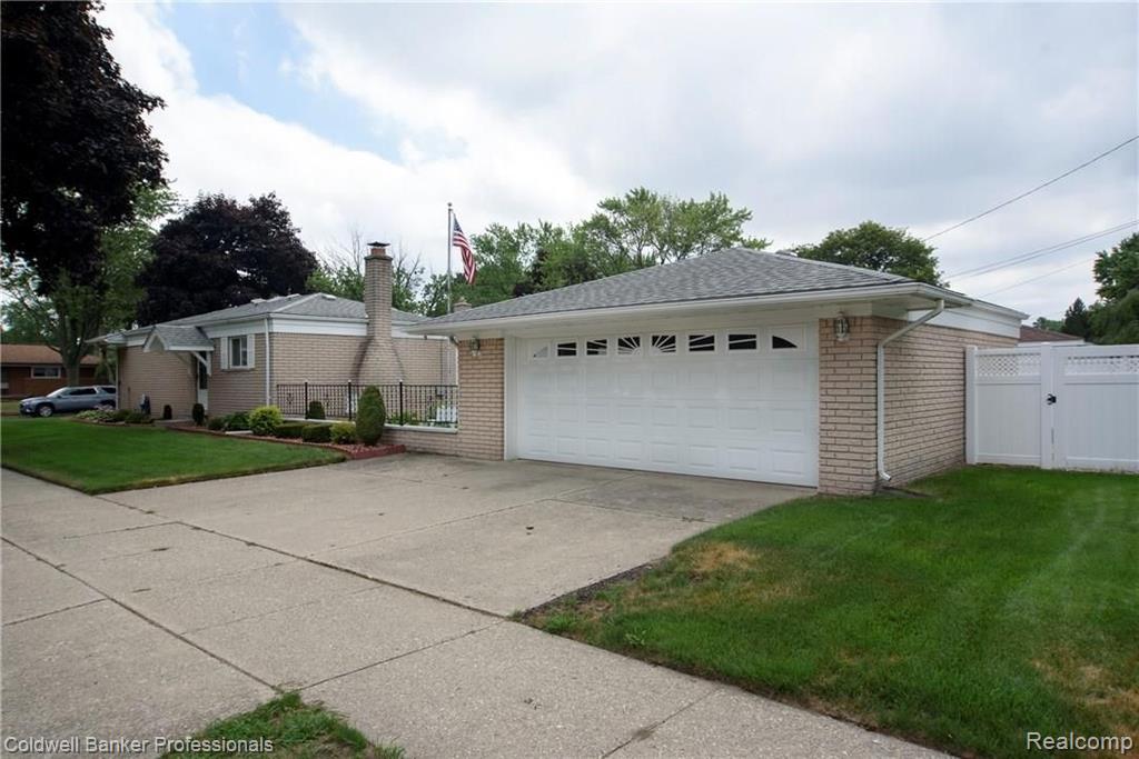 11187 Erdmann Road Sterling Heights, MI 48314 - Photo 3 of 24