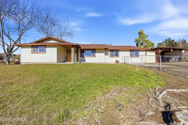 $450,000 | 342 Sole Road, Selah, WA 98942