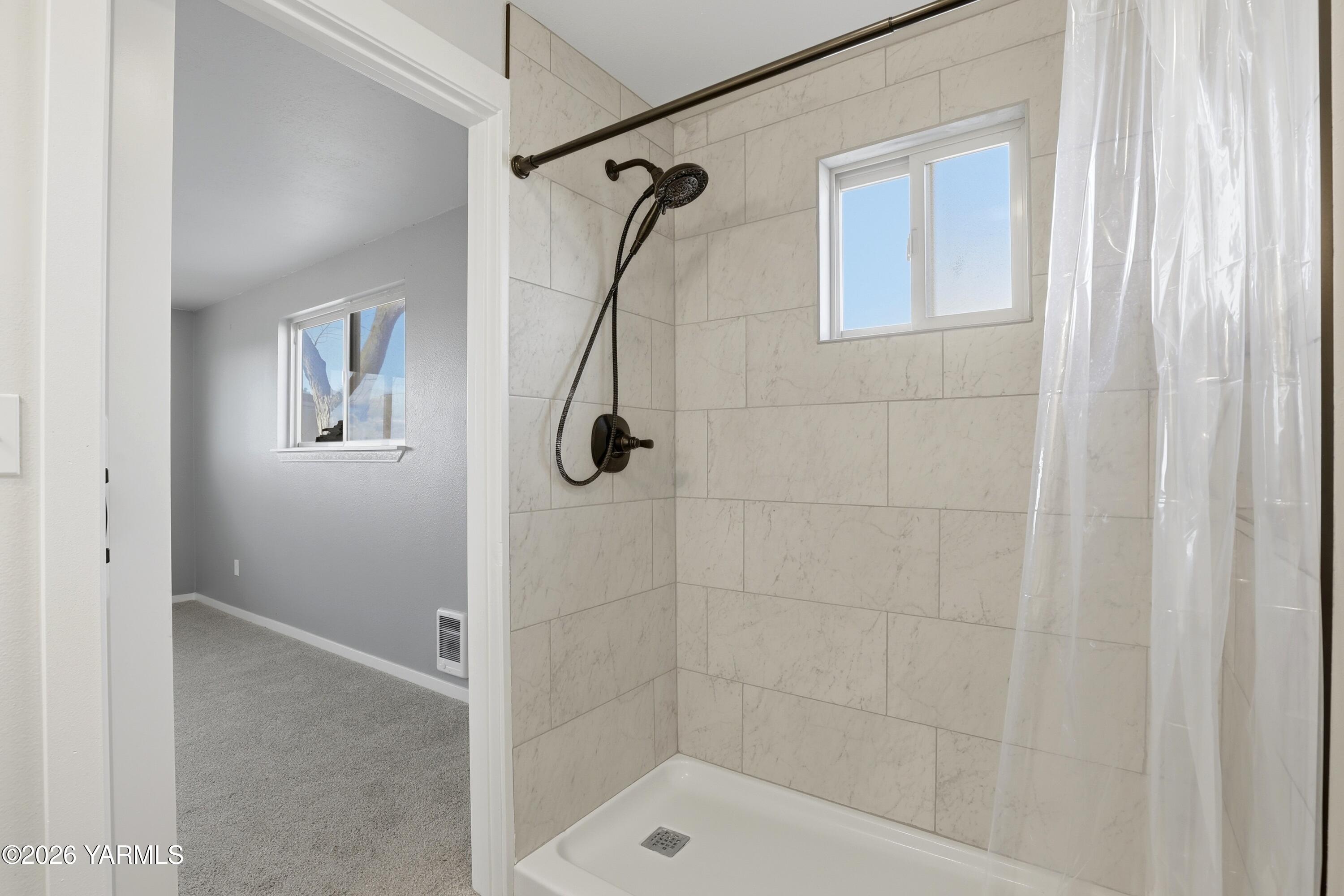 342 Sole Road Selah, WA 98942 - Photo 8 of 32 342 Sole Rd024