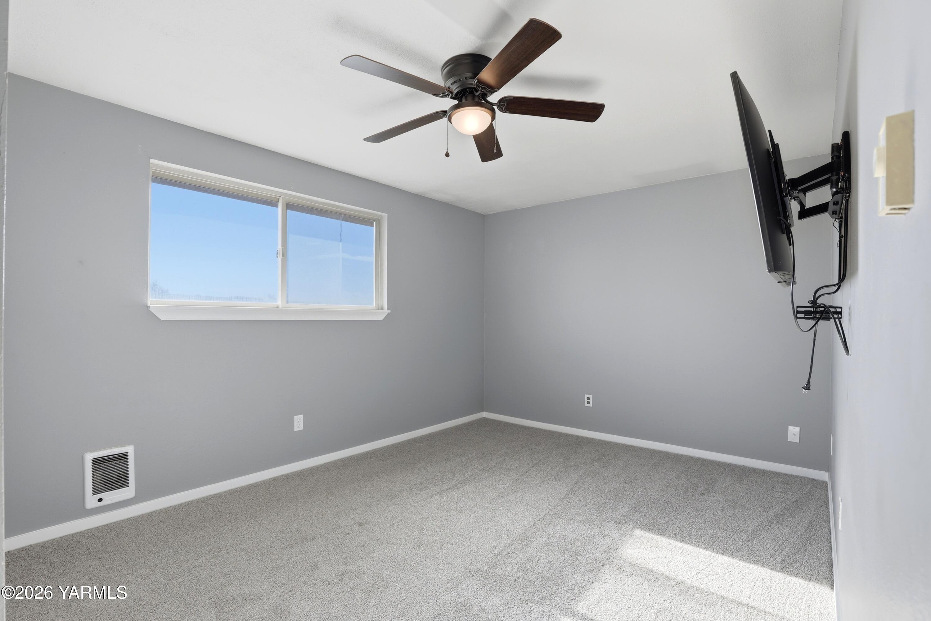 342 Sole Road Selah, WA 98942 - Photo 10 of 32 342 Sole Rd016