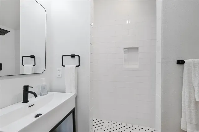 $3,100 | 1738 Josephine Street, New Orleans, LA 70113