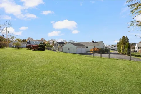 $1,195,000 | 118 Wolcott Avenue, Middletown, RI 02842