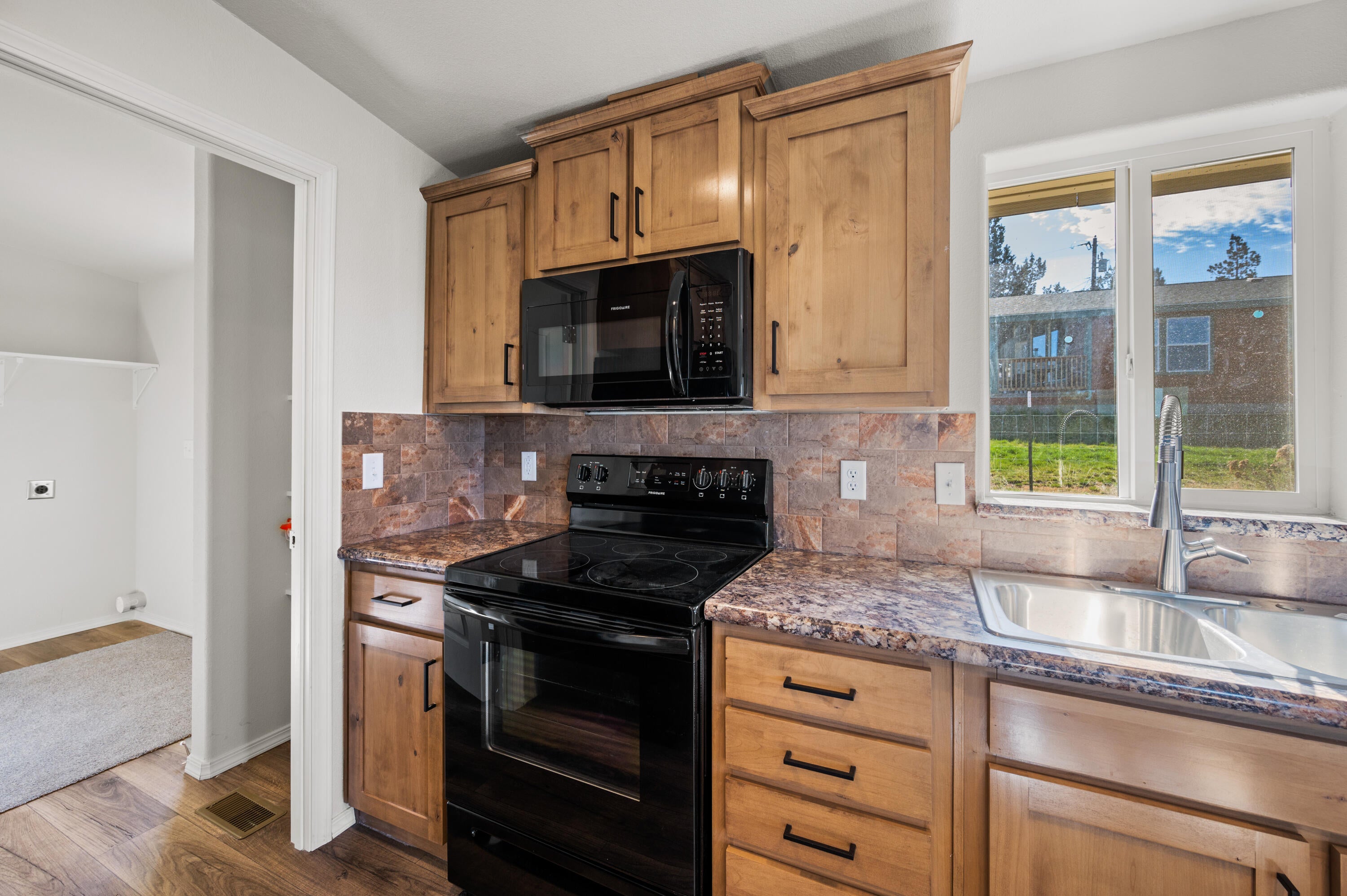 8843 Southwest Shad Road Terrebonne, OR 97760 - Photo 9 of 27 8843SWShadRd-31