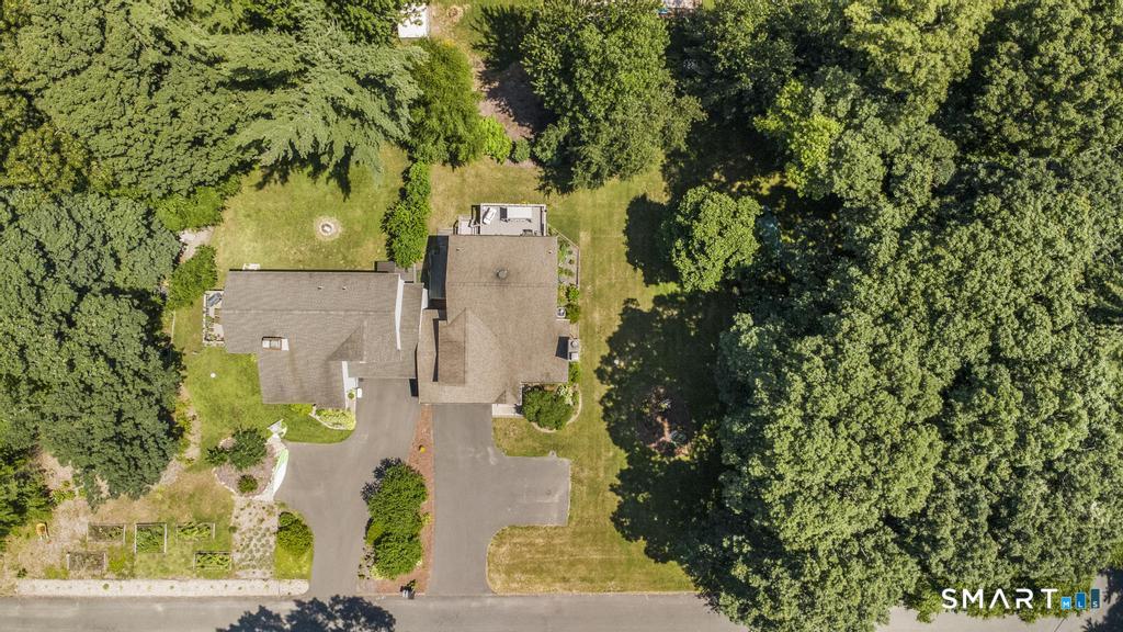 2 Brickham Way Burlington, CT 06013 - Photo 3 of 37