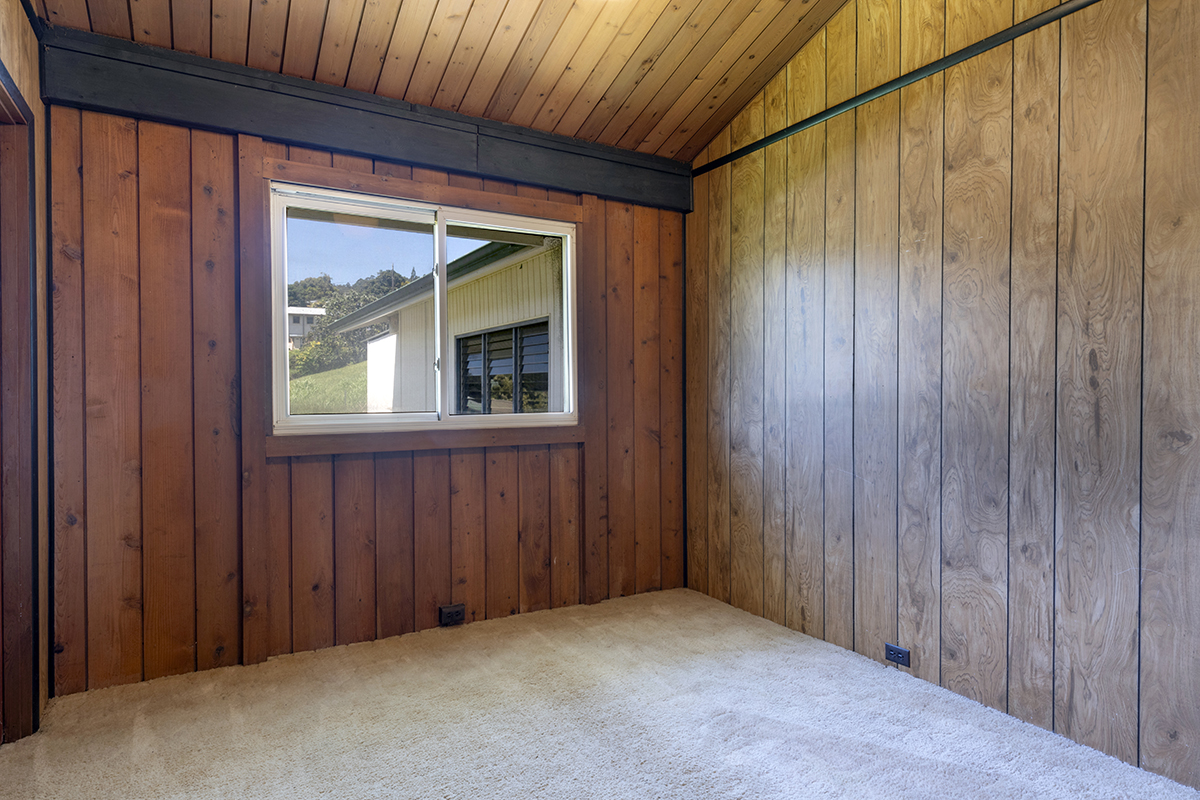 45-3303 Milo Street Honokaa, HI 96727 - Photo 12 of 28 a view of an empty room with a window