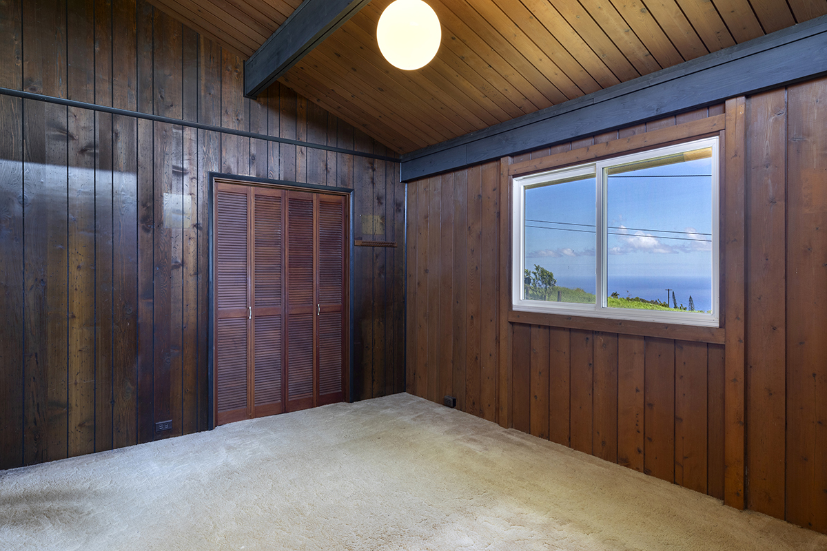 45-3303 Milo Street Honokaa, HI 96727 - Photo 17 of 28 a view of an empty room with a window