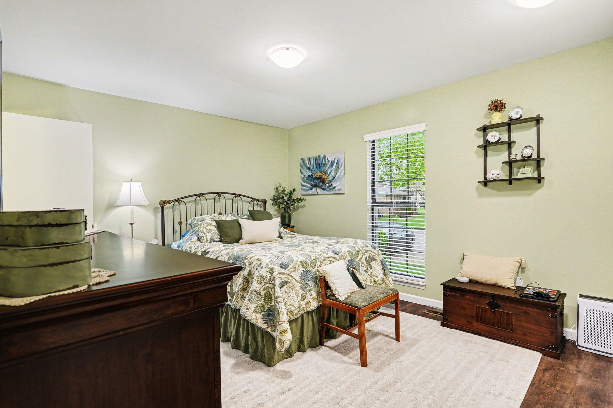 1859 Allenway Court Rochester Hills, MI 48309 - Photo 13 of 25 013_file_1172
