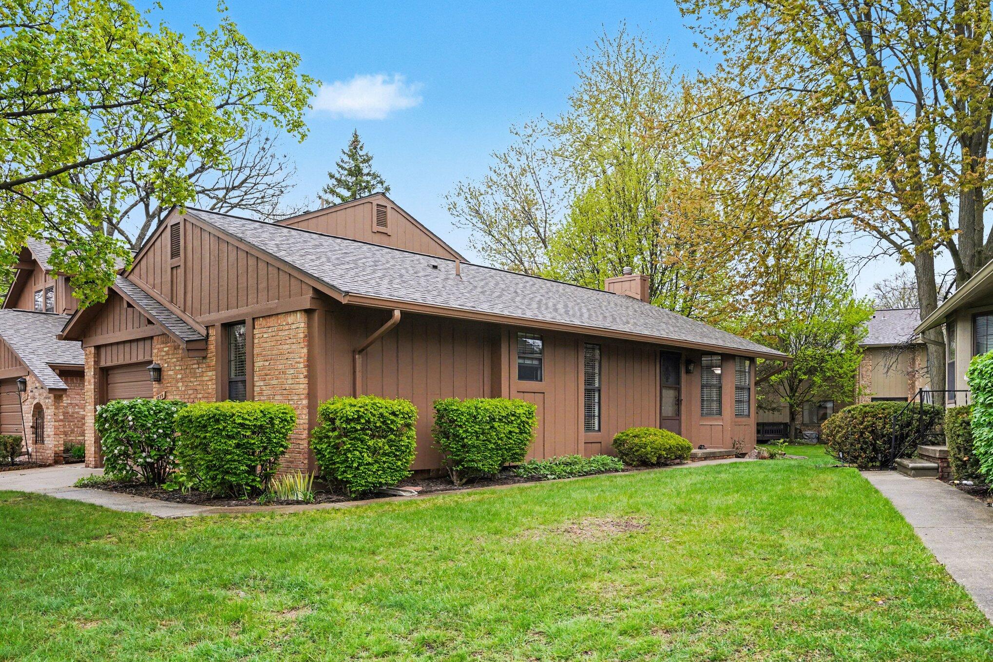 1859 Allenway Court Rochester Hills, MI 48309 - Photo 3 of 25 003_file_9713