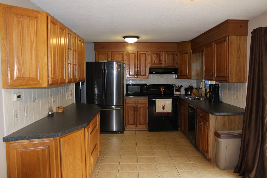 227 Bay Road Belchertown, MA 01007 - Photo 6 of 11 Gallery Image 6
