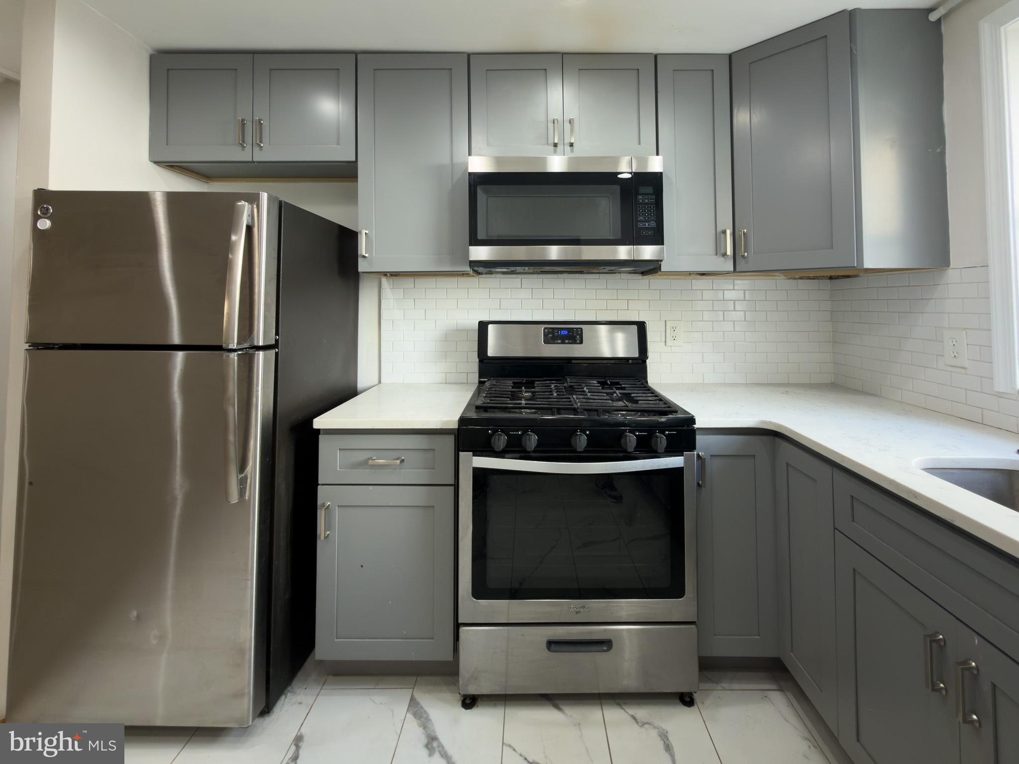 1133 Mercy Street Philadelphia, PA 19148 - Photo 3 of 18