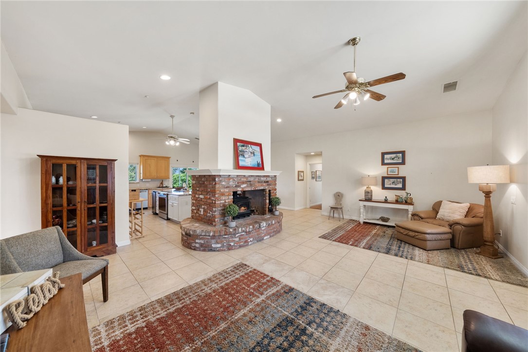 2713 East Mission Road Fallbrook, CA 92028 - Photo 8 of 36