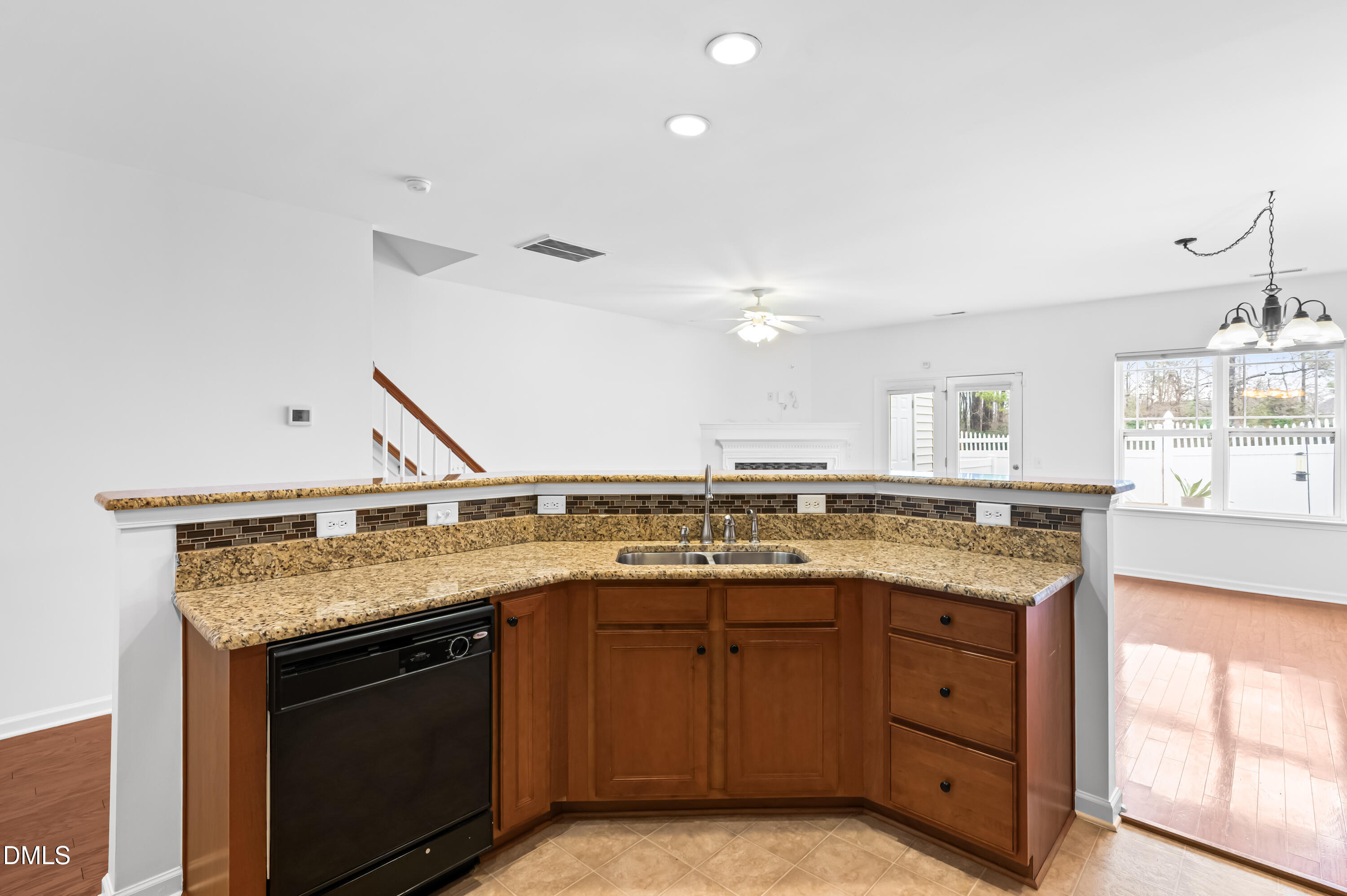 2525 Asher View Court Raleigh, NC 27606 - Photo 13 of 33 10_dsc_2867