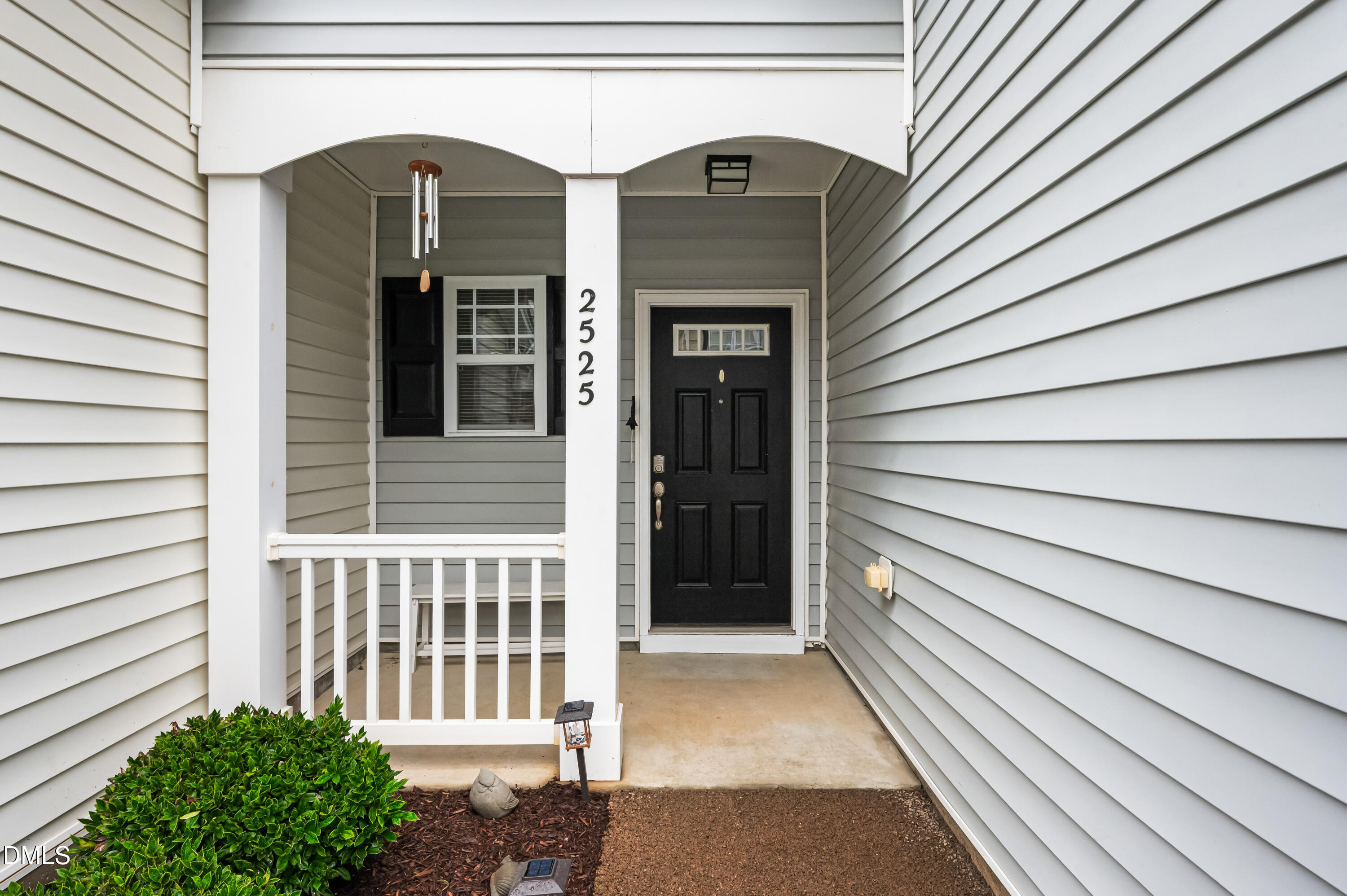 2525 Asher View Court Raleigh, NC 27606 - Photo 5 of 33 5_dsc_2920