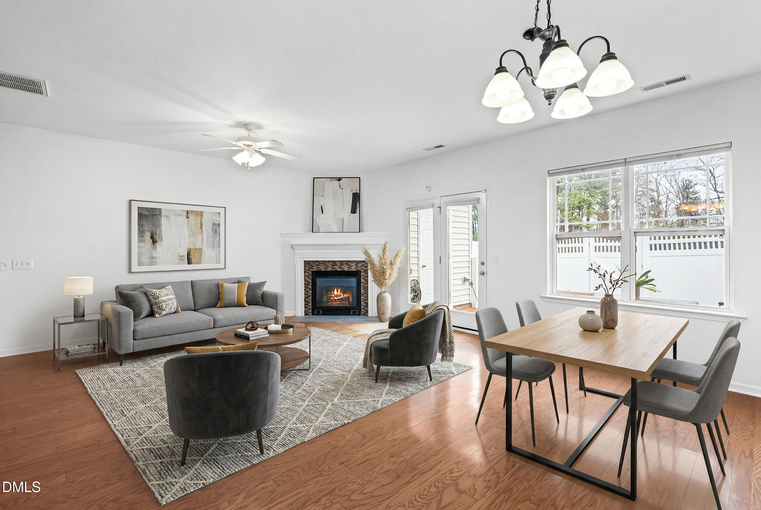 2525 Asher View Court Raleigh, NC 27606 - Photo 6 of 33 11_dsc_2870-1.png