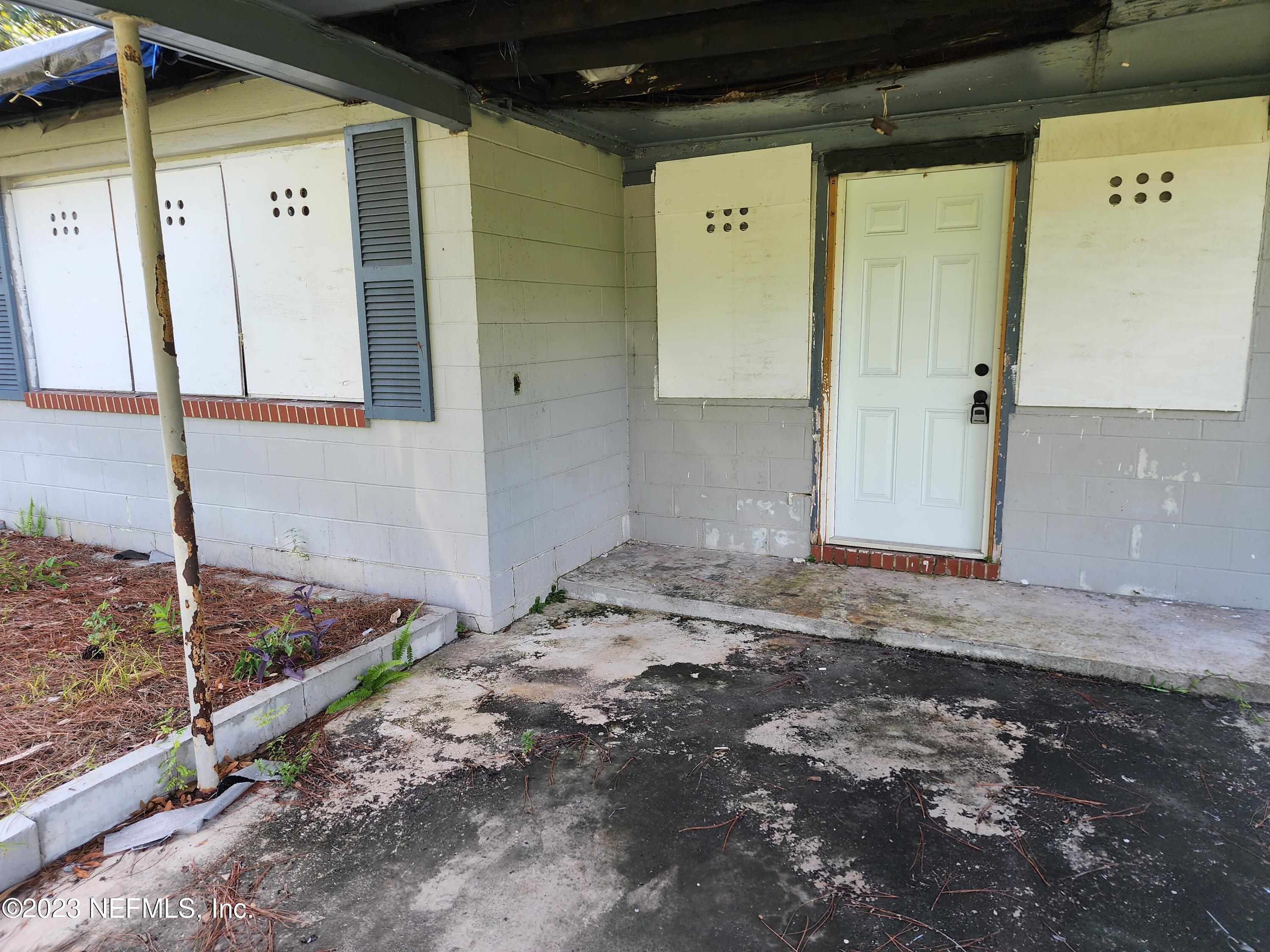 4718 Andromeda Road Jacksonville, FL 32210 - Photo 2 of 30 20230922_155632