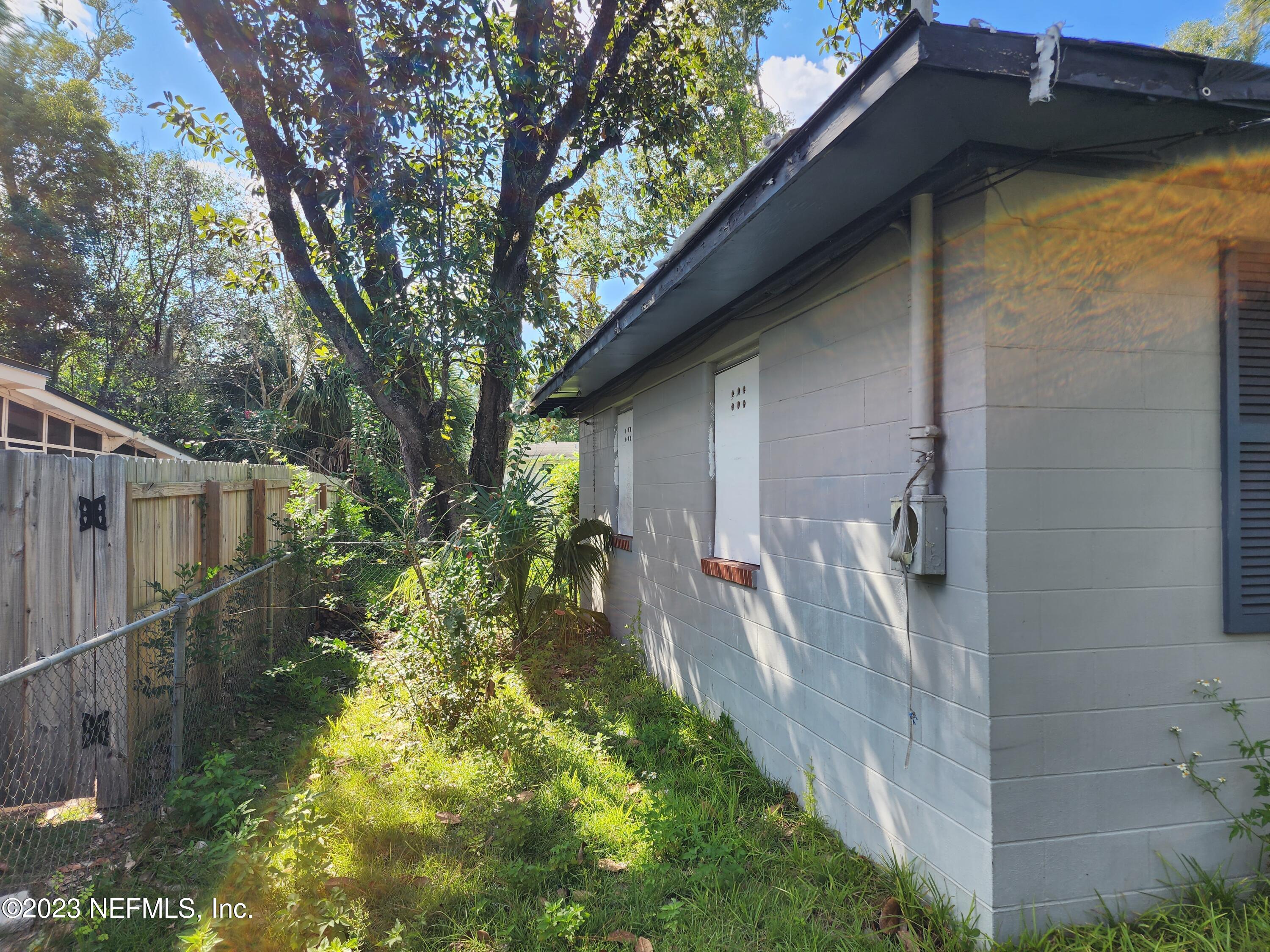 4718 Andromeda Road Jacksonville, FL 32210 - Photo 26 of 30 20230922_160248