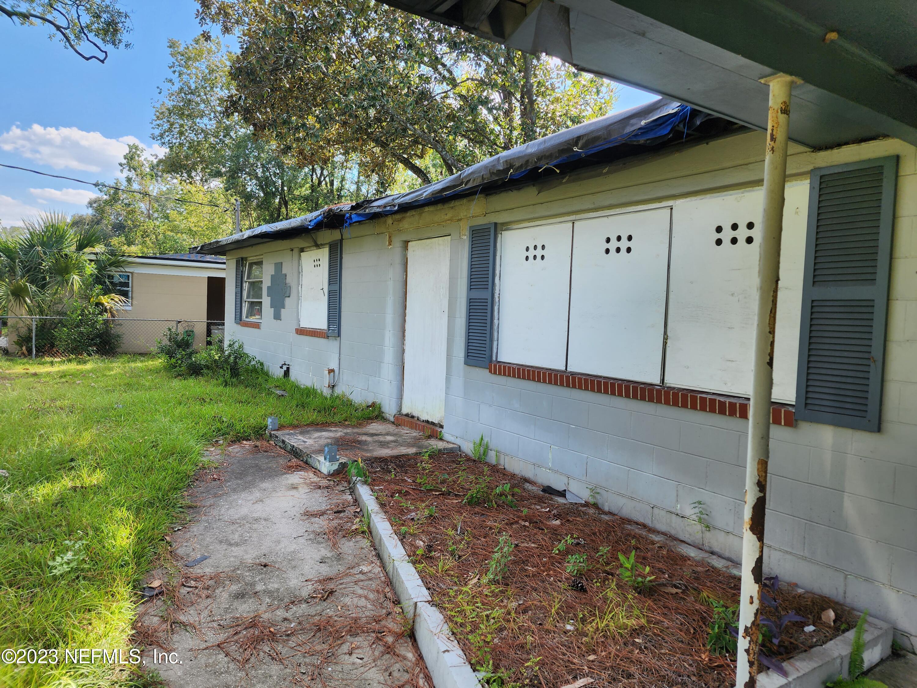 4718 Andromeda Road Jacksonville, FL 32210 - Photo 3 of 30 20230922_155638