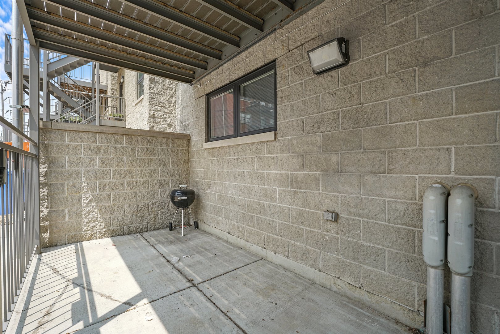 2529 West Congress Parkway, Unit 1 Chicago, IL 60612 - Photo 11 of 12 a bathroom with a shower