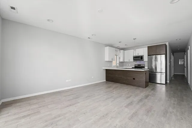 $2,500 | 2529 West Congress Parkway, Unit 1, Chicago, IL 60612