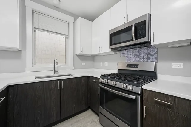 $2,500 | 2529 West Congress Parkway, Unit 1, Chicago, IL 60612