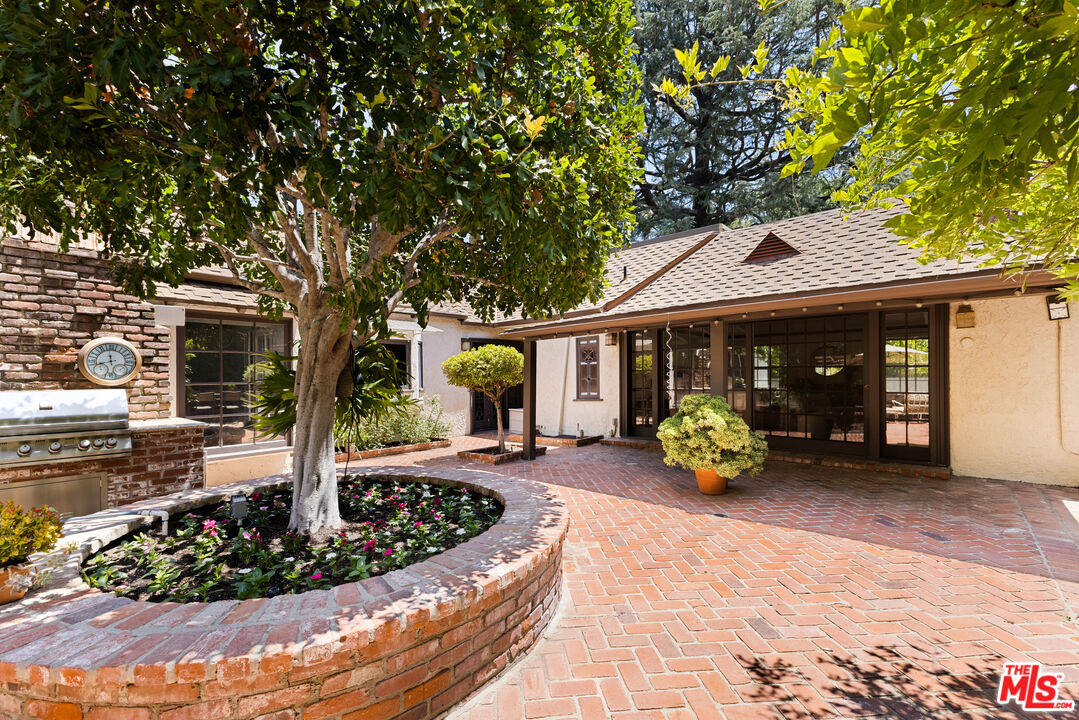 17010 Rancho Street Encino, CA 91316 - Photo 21 of 25