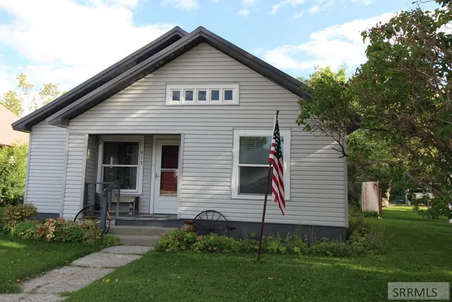 $295,000 | 419 West Grand Avenue, Arco, ID 83213