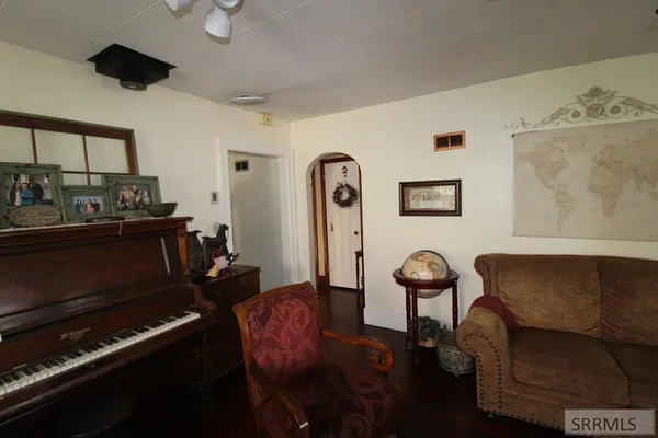 $295,000 | 419 West Grand Avenue, Arco, ID 83213