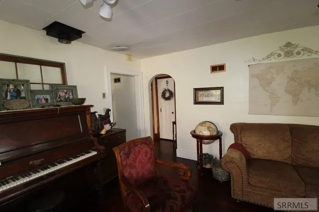 $295,000 | 419 West Grand Avenue, Arco, ID 83213