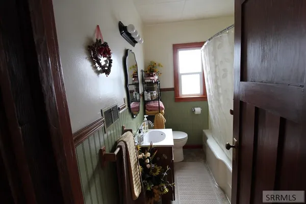 $295,000 | 419 West Grand Avenue, Arco, ID 83213