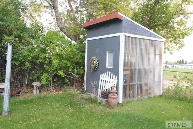 $295,000 | 419 West Grand Avenue, Arco, ID 83213