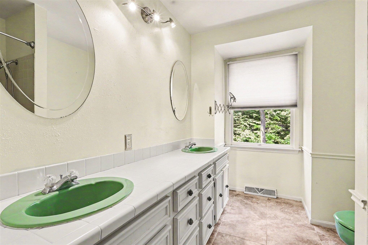 280 Portchester Road Holland, MI 49424 - Photo 21 of 31