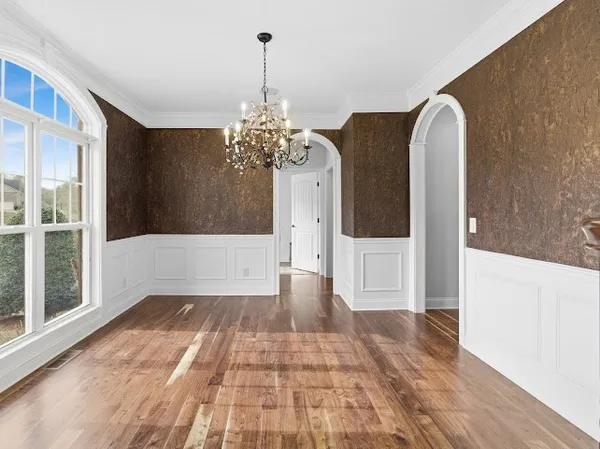 a view of a backyard with garden